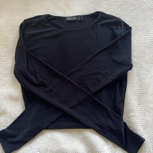 Black long sleeve crop top